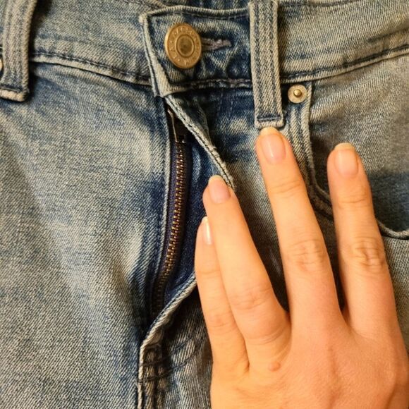 PacSun Slim Taper Jeans 29x30 Light Wash - Picture 5 of 7